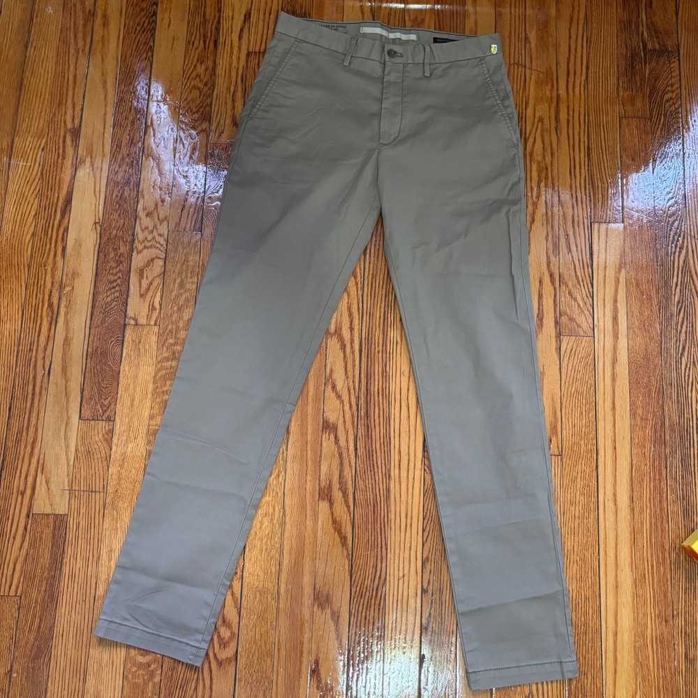 Banana Republic Khaki Skinny Fit